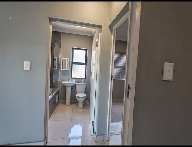 2 BEDROOM FREEHOLD FOR SALE IN SHAKASKRAAL